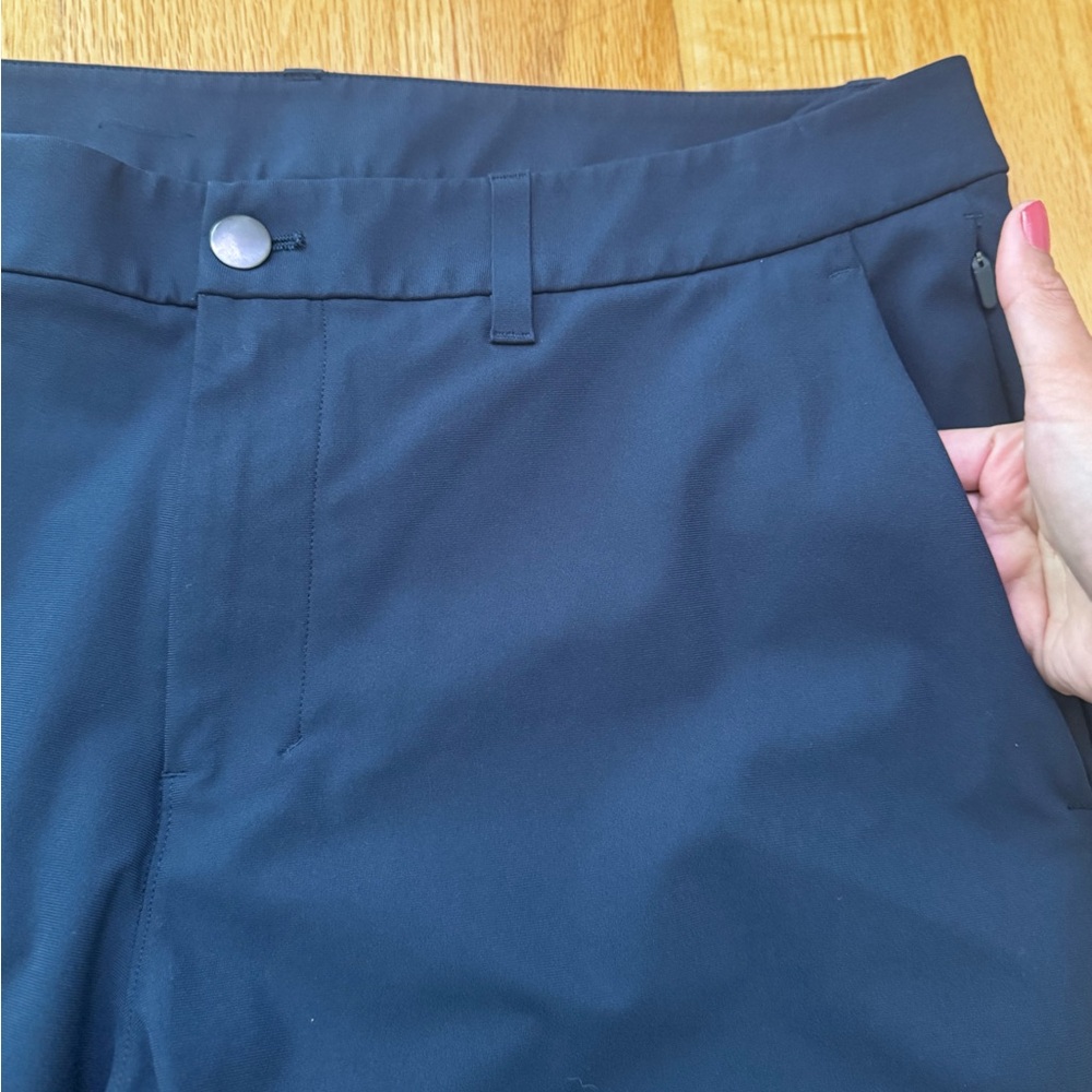 Lululemon Men’s ABC Slim-Fit Trouser 32" *Warpstreme
True Navy Blue
Size 34 - Picture 6 of 15